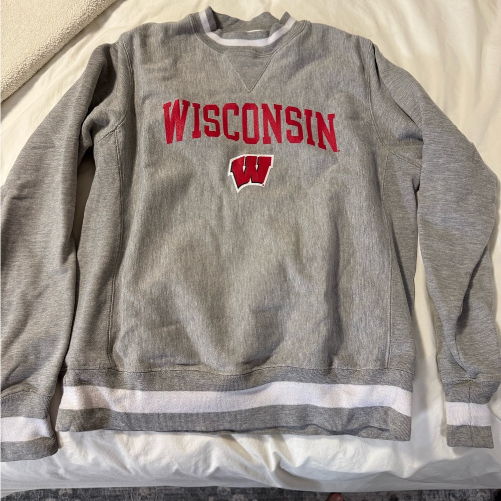 Wisconsin Badgersr Champion reverse weave sweatshirt size L